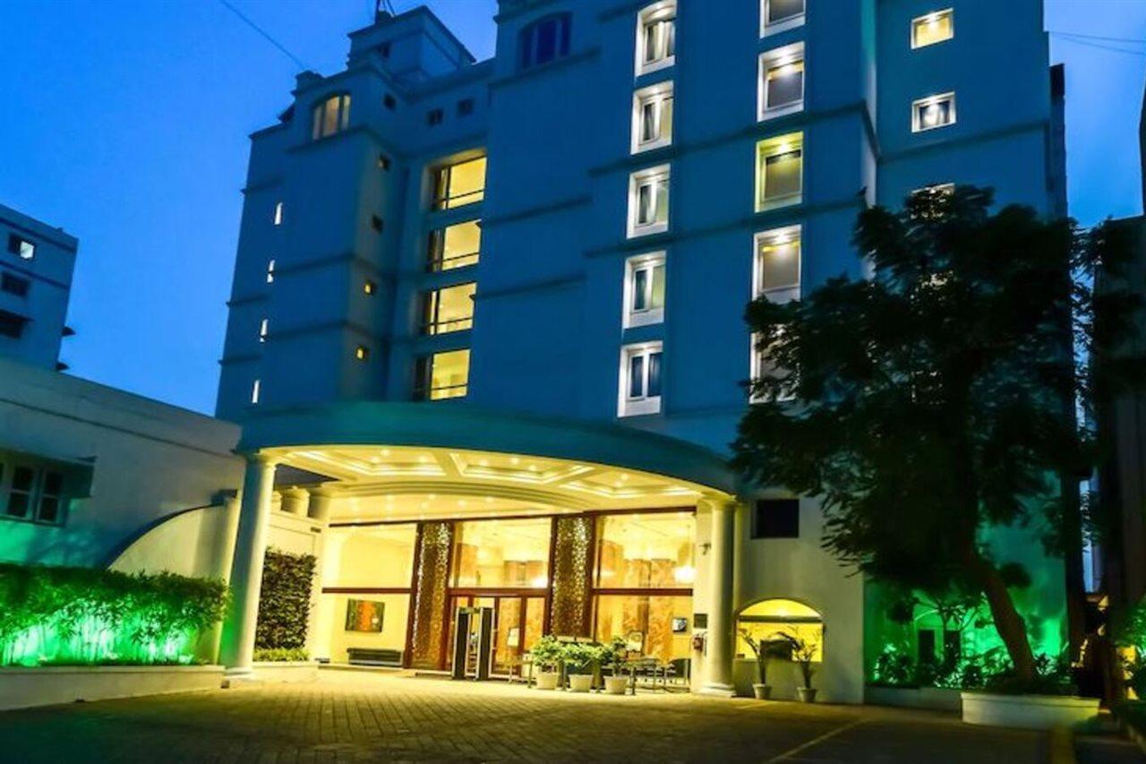 Lemon Tree Premier “The Atrium” Ahmedabad Hotel Ngoại thất bức ảnh