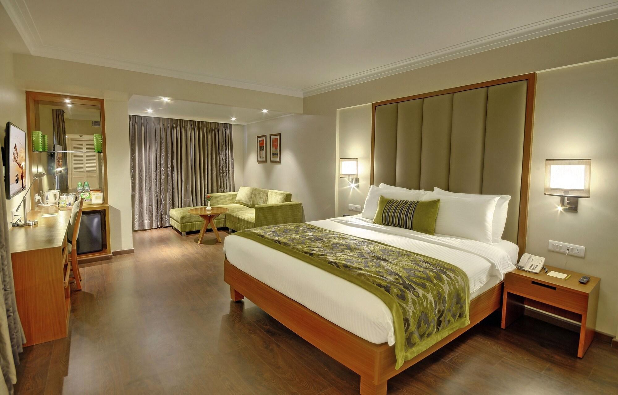 Lemon Tree Premier “The Atrium” Ahmedabad Hotel Ngoại thất bức ảnh