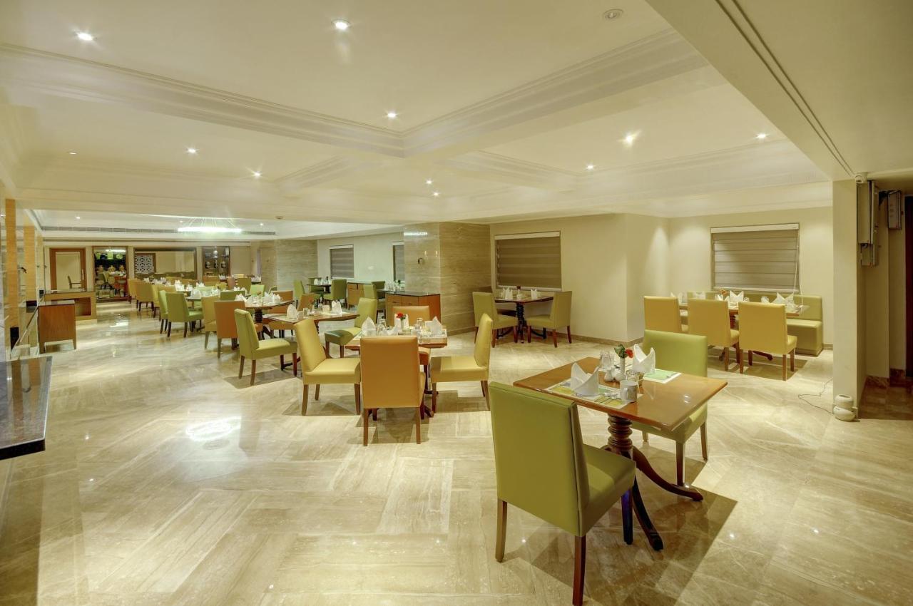Lemon Tree Premier “The Atrium” Ahmedabad Hotel Ngoại thất bức ảnh
